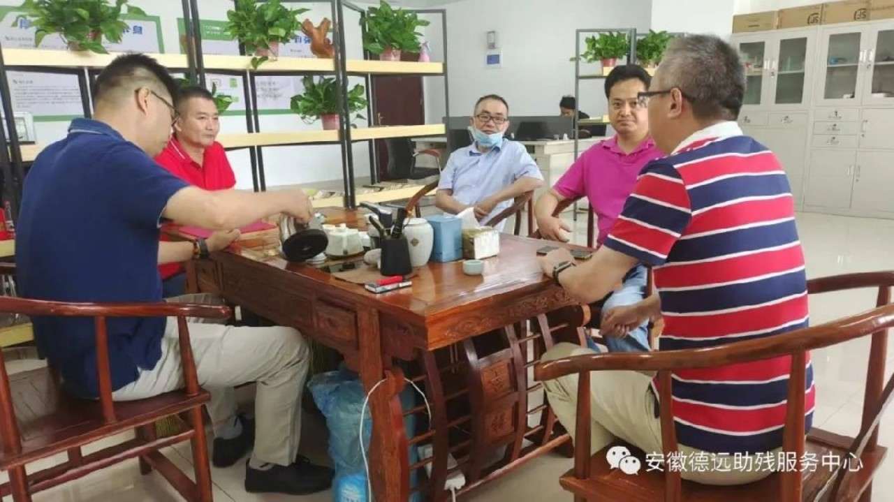 省特教校长来访德远助残就业服务中心
