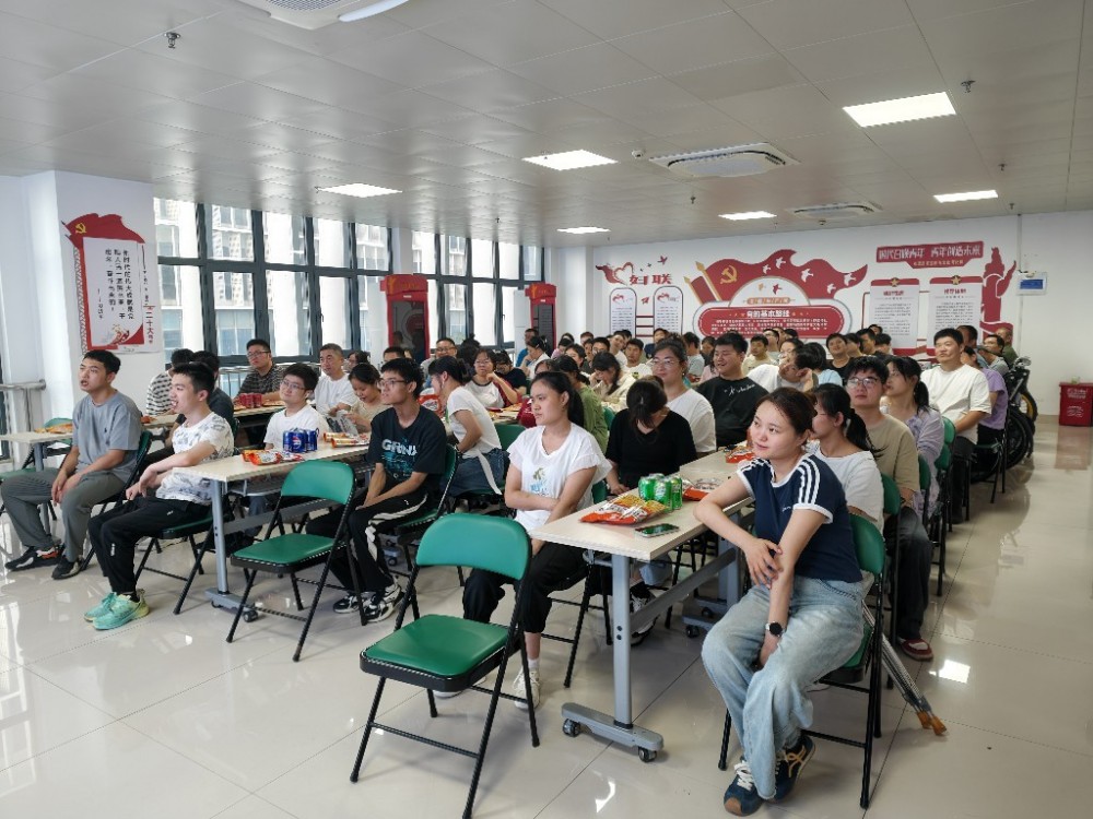 致敬奋斗 共庆生辰——德远助残服务中心8月员工生日会